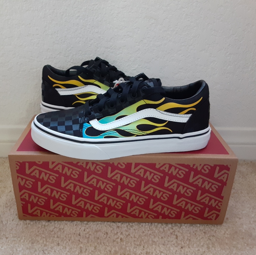 Vans - Picture 1 of 4